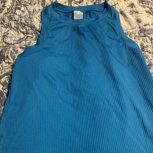 Calia (Carrie Underwood) ribbed tank top.